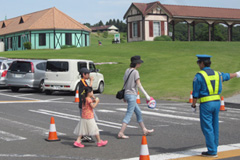 雑踏警備01